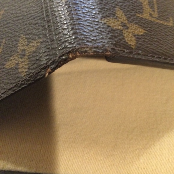 Louis Vuitton phone case - Picture 2 of 6